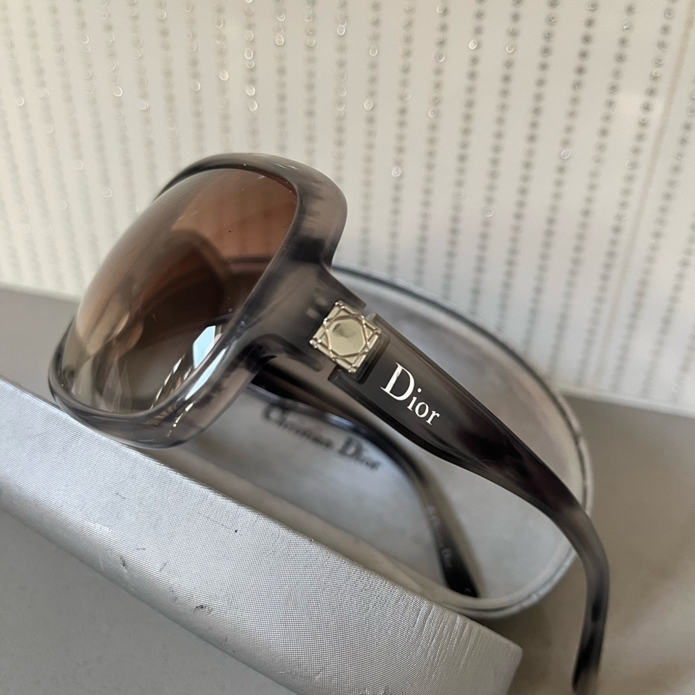 Dior Tortoise Shell Grey Oversized Sunglasses - image 6